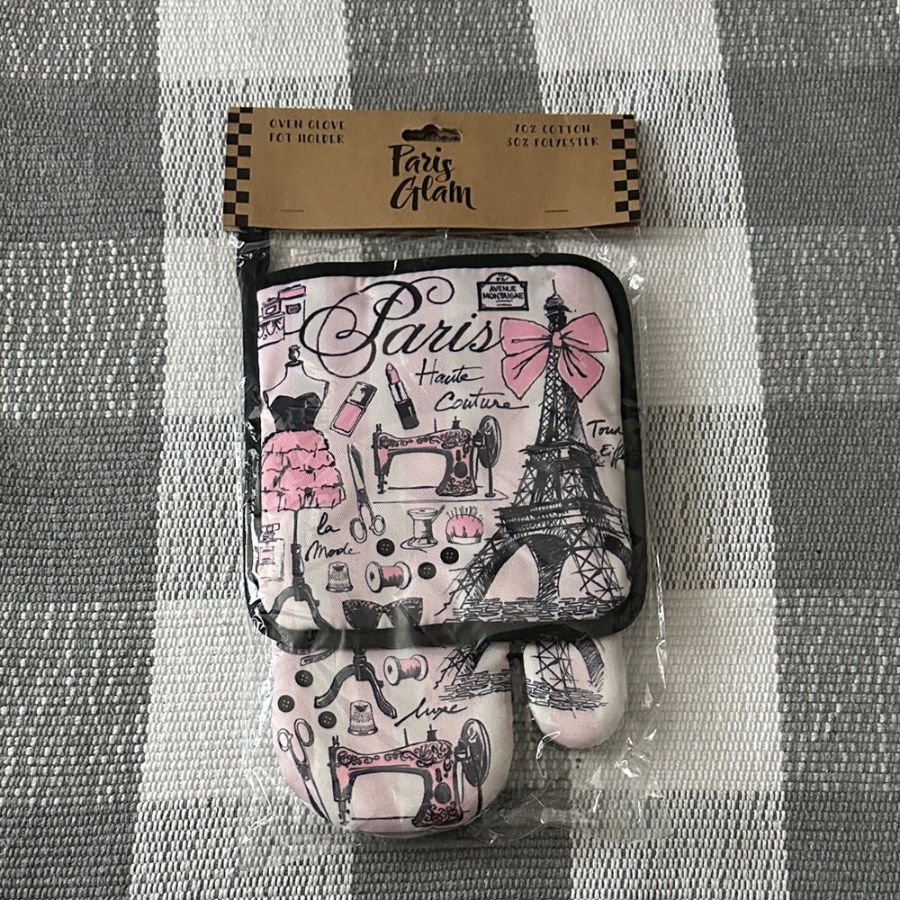 Paris Glam Oven Mitt and Pot Holder Set from Paris